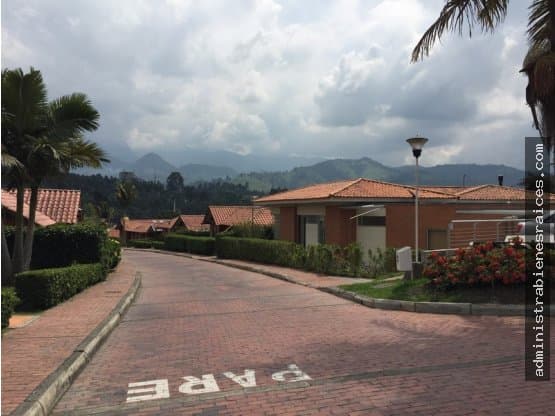 Gran Casa Valles de la Alambra Manizales - 1