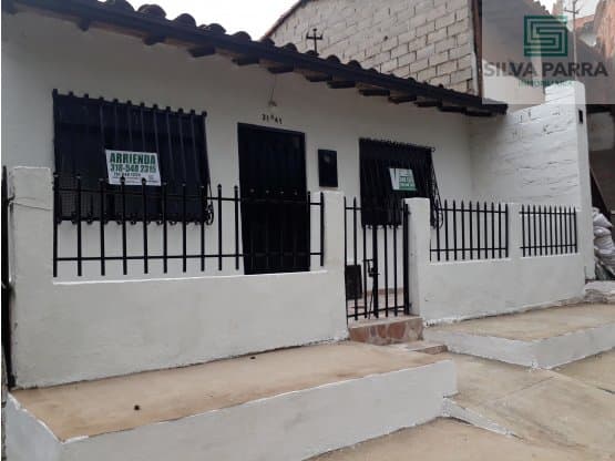 VENDO CASA EN GIRON CENTRO - 1