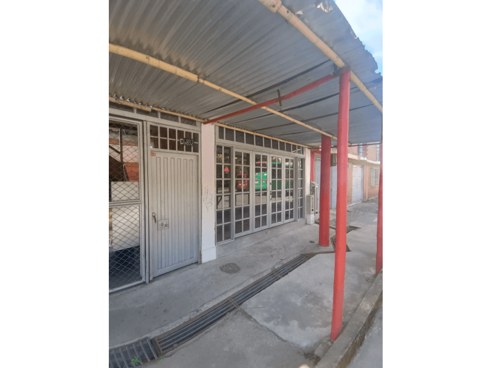 LOCAL EN VENTA - SECTOR SANTA ROSA, CALLE 6 - 1
