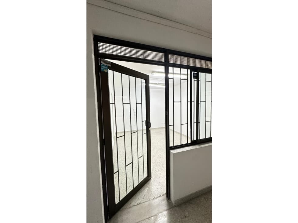 LOCAL / OFICINA EN RENTA - SECTOR CENTRO, CARRERA 6 - C.C. LOS ARCOS - 1