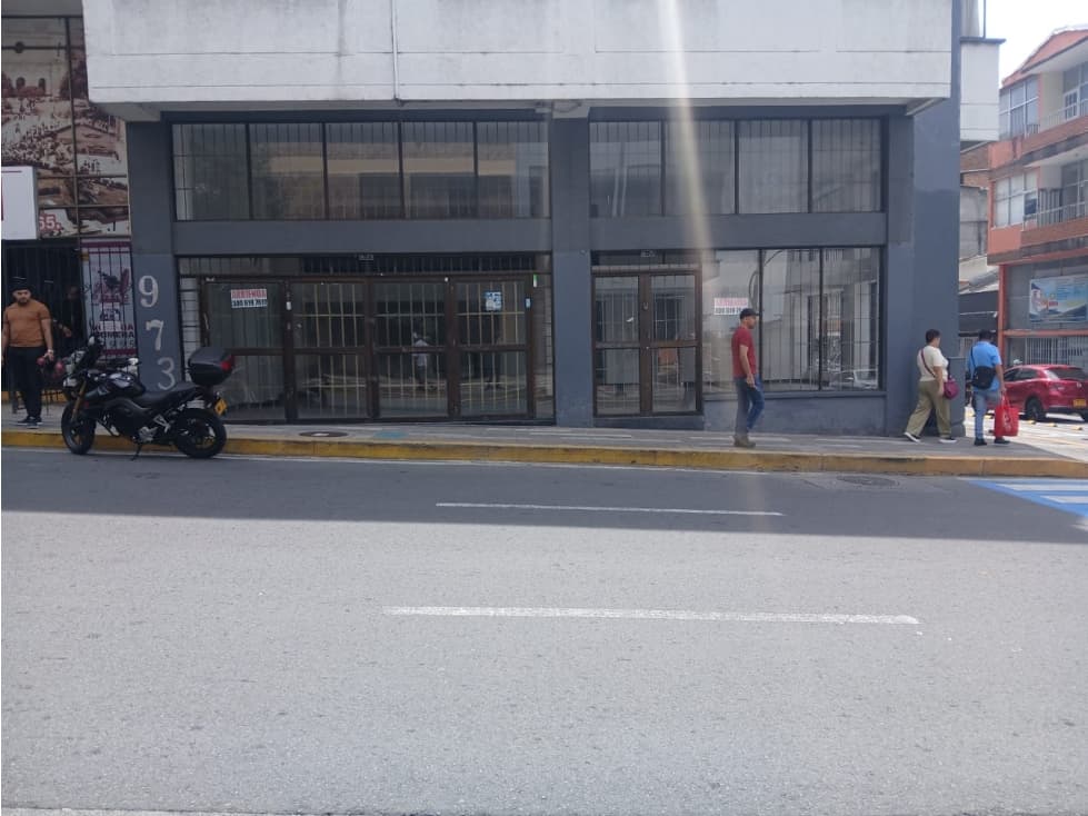 LOCAL EN RENTA - SECTOR CENTRO, ANTERIORMENTE LOCAL DE LA LICUADORA - 1