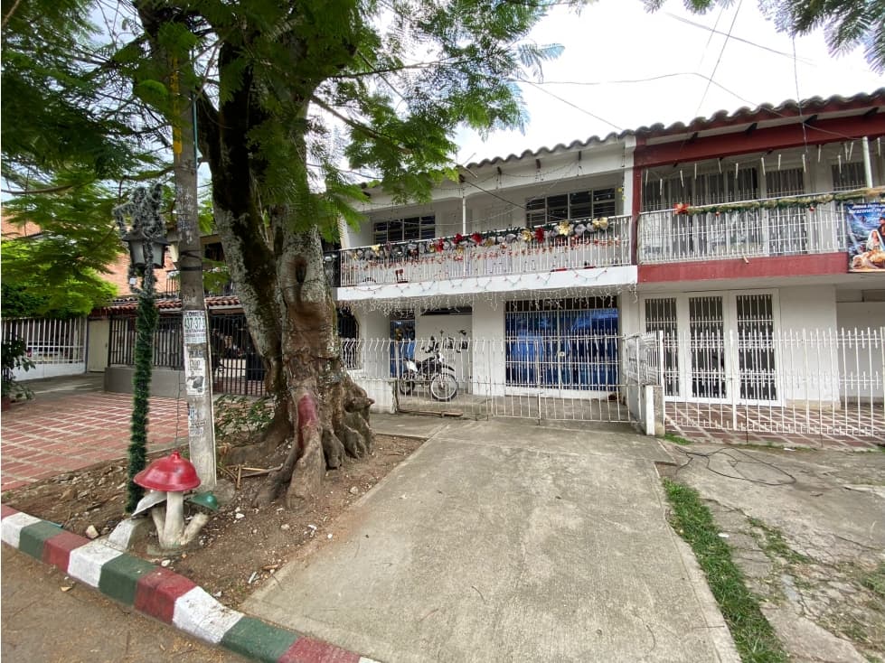 VENDO HERMOSA CASA EN EL B/. LA BASE DE 2 NIVELES(MU)CW:6157051 - 1