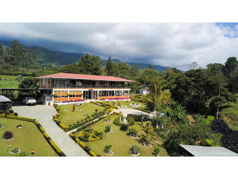 VENDO HERMOSA CASA-FINCA CAMPESTRE EN EL LAGO CALIMA (YL) CW:5294270 - 1