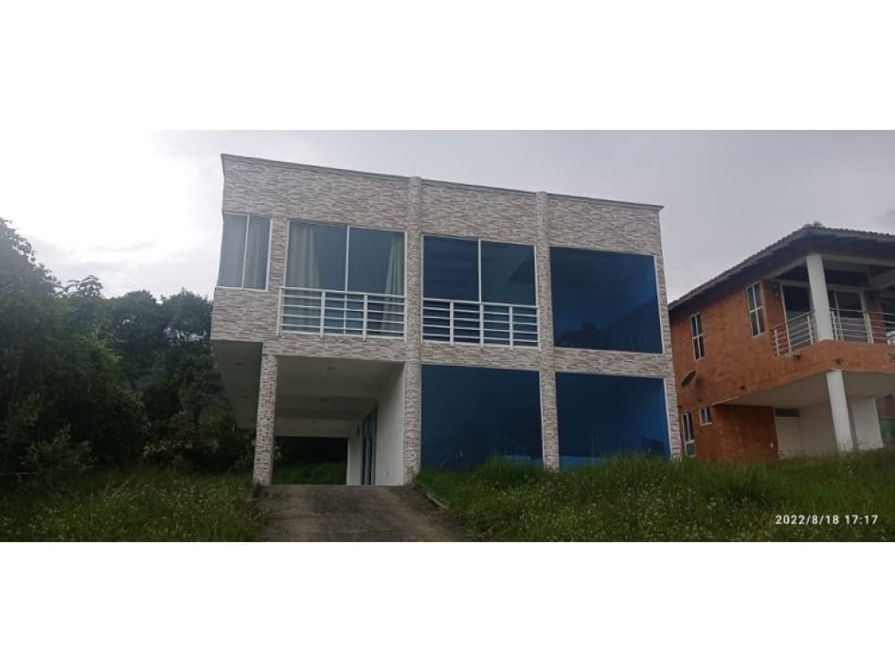 VENDO HERMOSA CASA CAMPESTRE EN EL LAGO CALIMA (YL) CW:5510090 - 1