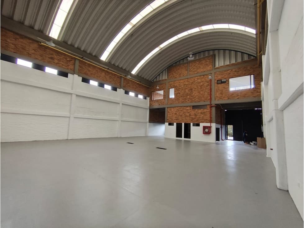 ARRIENDO BODEGA DE 540M2 CHIA, CUND. PARQUE INDUSTRIAL. - 1