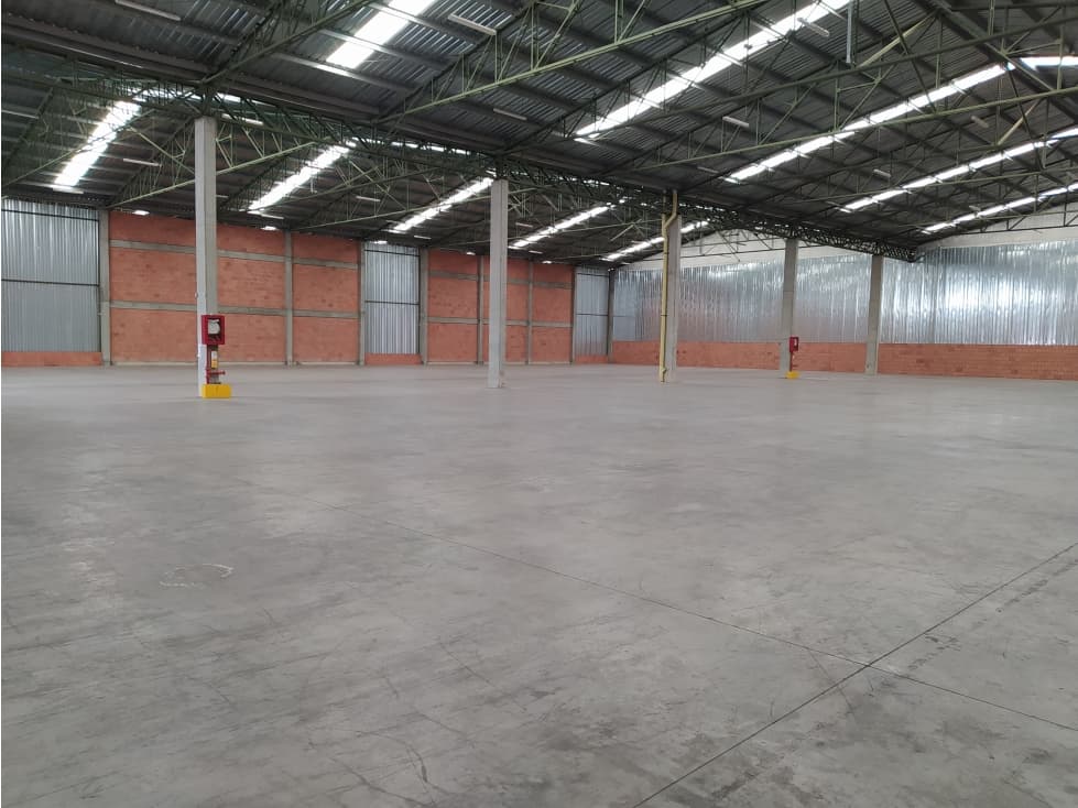 ARRIENDO BODEGA 2750 M2 MADRID, CUNDINAMARCA PARQUE INDUSTRIAL. - 1