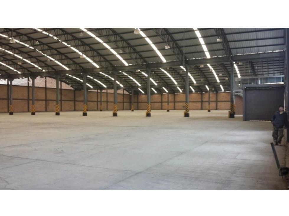 BODEGA EN VENTA 10.600 M² ZONA INDUSTRIAL, MOSQUERA. - 1
