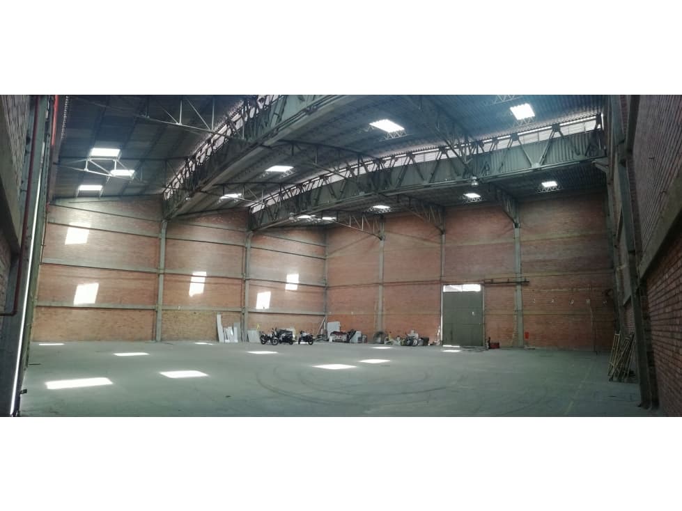 ARRIENDO BODEGA INDUSTRIAL DE 1.350 M² EN ZIPAQUIRÁ - 1