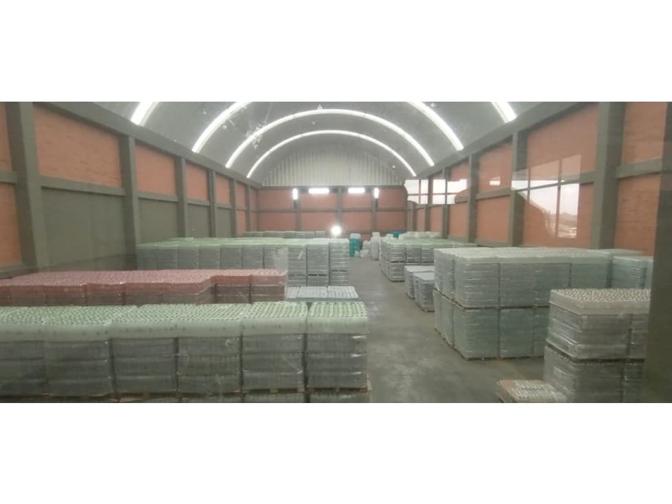 VENDO -ARRIENDO BODEGA 1.700 m² PARQUE INDUSTRIAL SIBERIA - 1