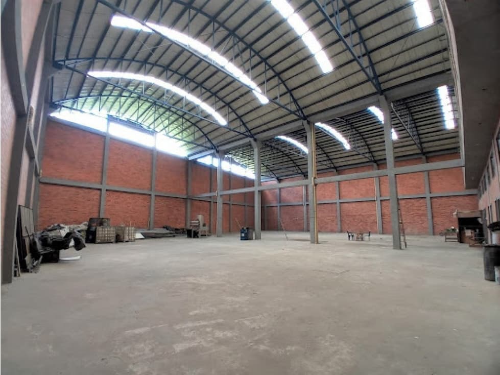BODEGA INDUSTRIAL ÁREA 1.400 m² EN FUNZA - 1
