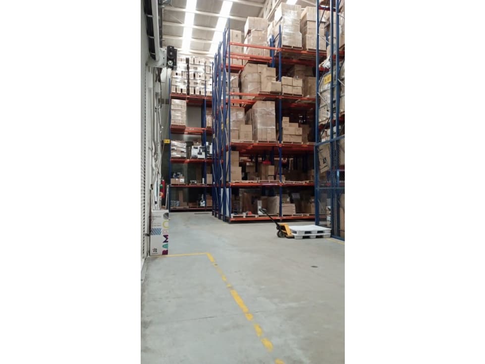 VENDO ARRIENDO BODEGA 1.620 m² PARQUE EMPRESARIAL VIA 80 SIBERIA - 1