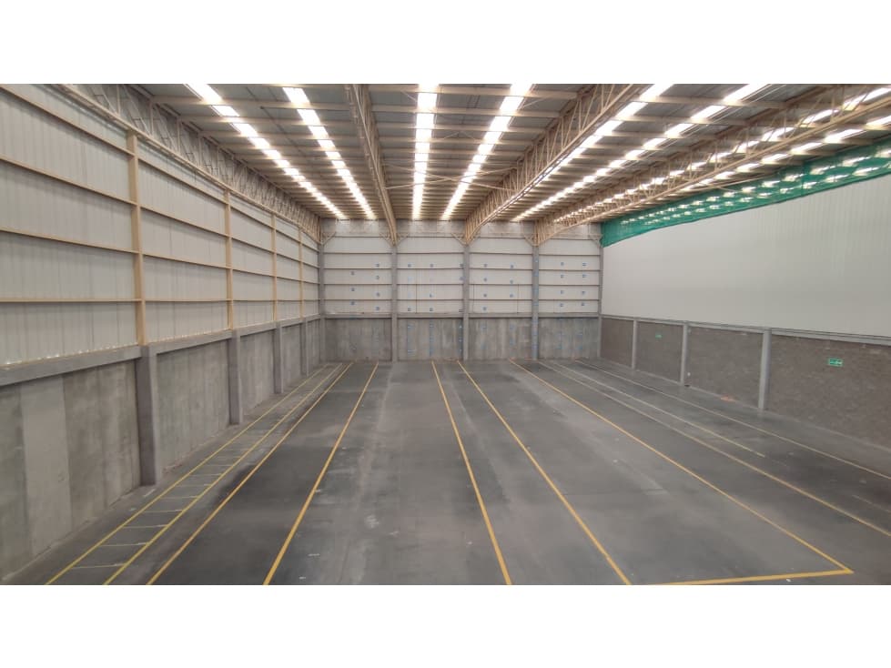ARRIENDO BODEGA 1.812 m² EN SIBERIA - PARQUE INDUSTRIAL - 1