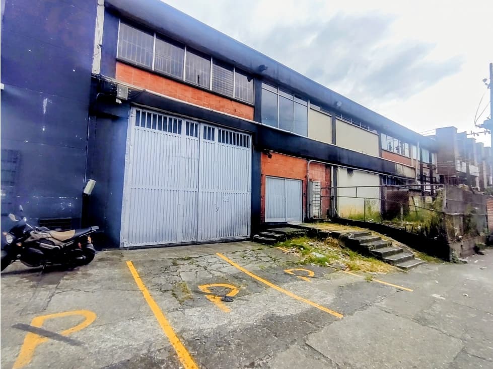 BODEGA EN ALQUILER SOBRE AVENIDA - 1