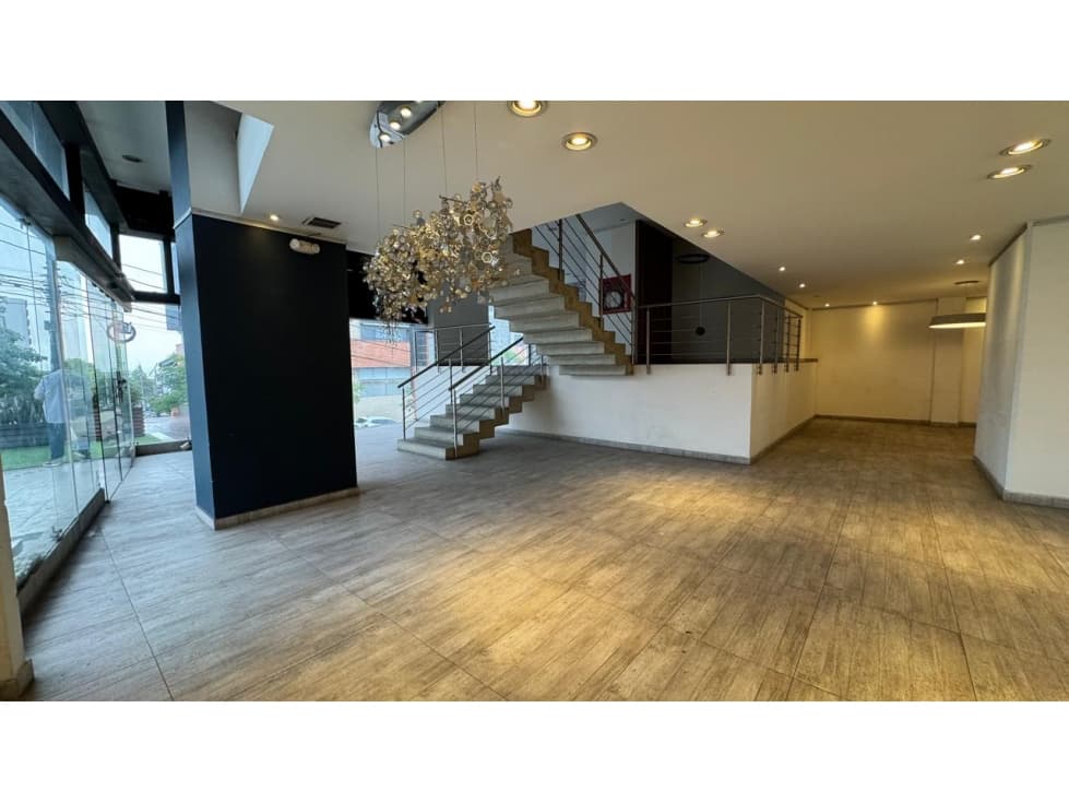EDIFICIO COMERCIAL EN ARRIENDO SECTOR CIRCUNVALAR - 1