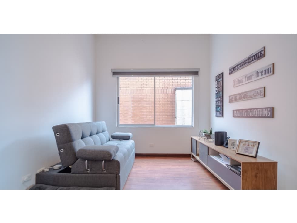 Hermosa casa sector Montessori - 1