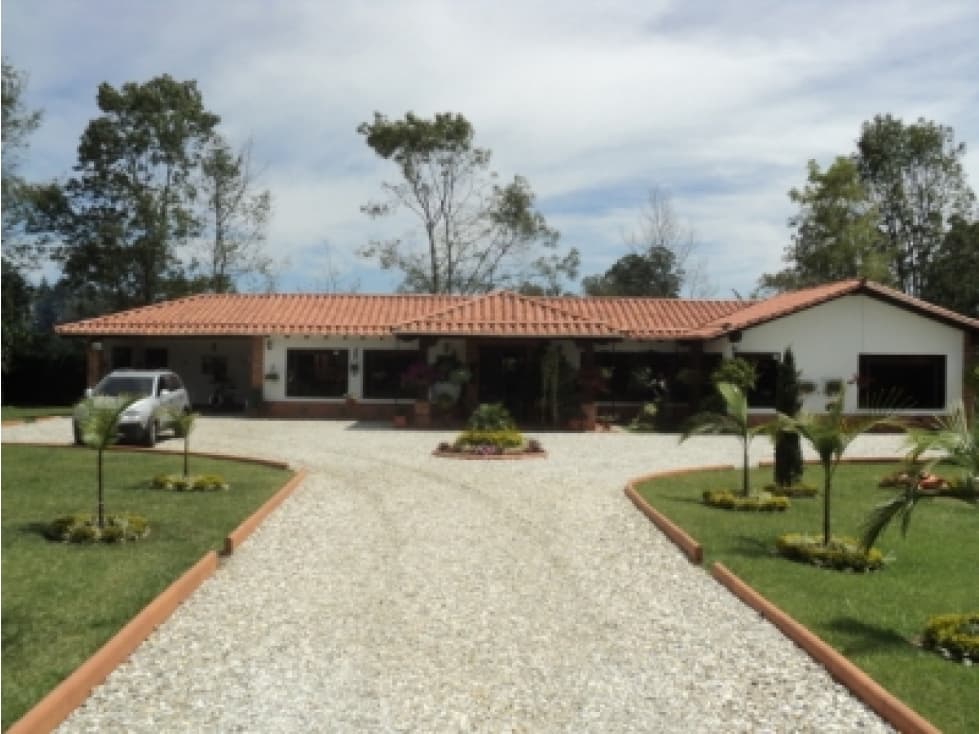 Casa Campestre en Llanogrande. - 1