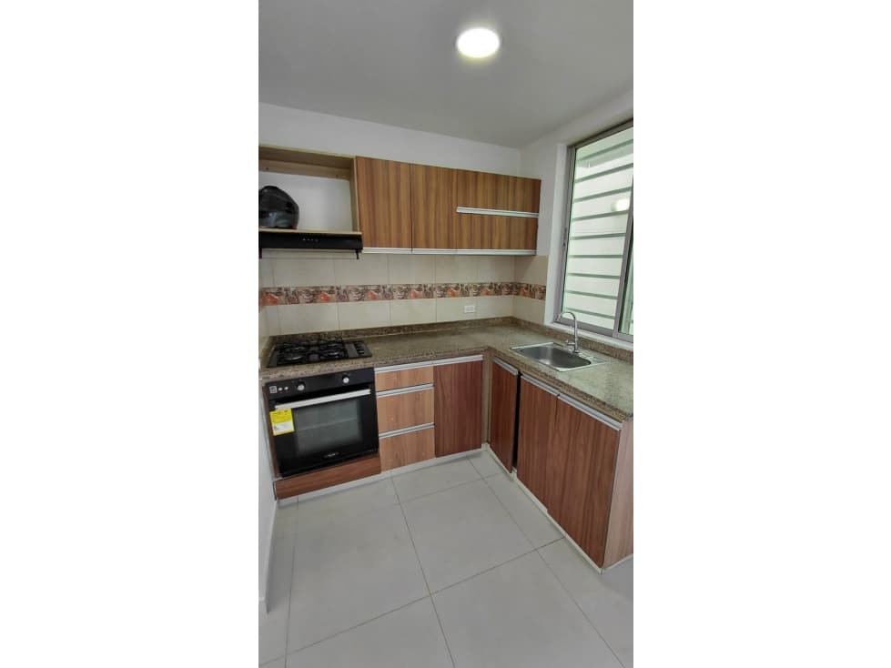 AMPLIA CASA EN ARRIENDO - LA VICTORIA - 1