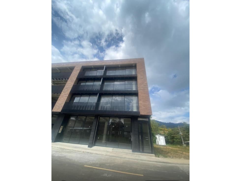 Edificio ubicado en el municipio de La Ceja Antioquia. - 1