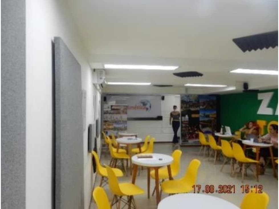 VENTA DE LOCAL AMPLIO EN BUCARAMANGA / CABECERA COD: 516 - 1