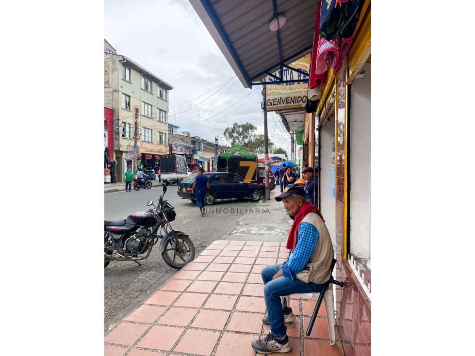 Local comercial en el Barrio Bolívar - 1