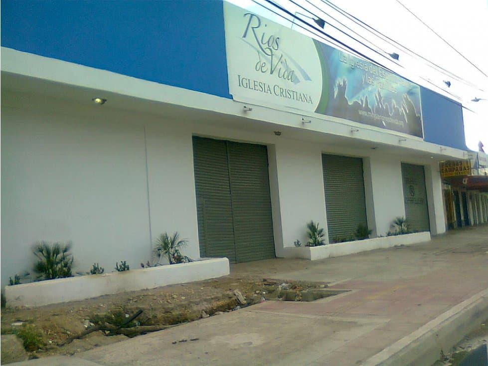 VENTA Bodega en el Pie de la popa. - Av. Pedro Heredia. - 1