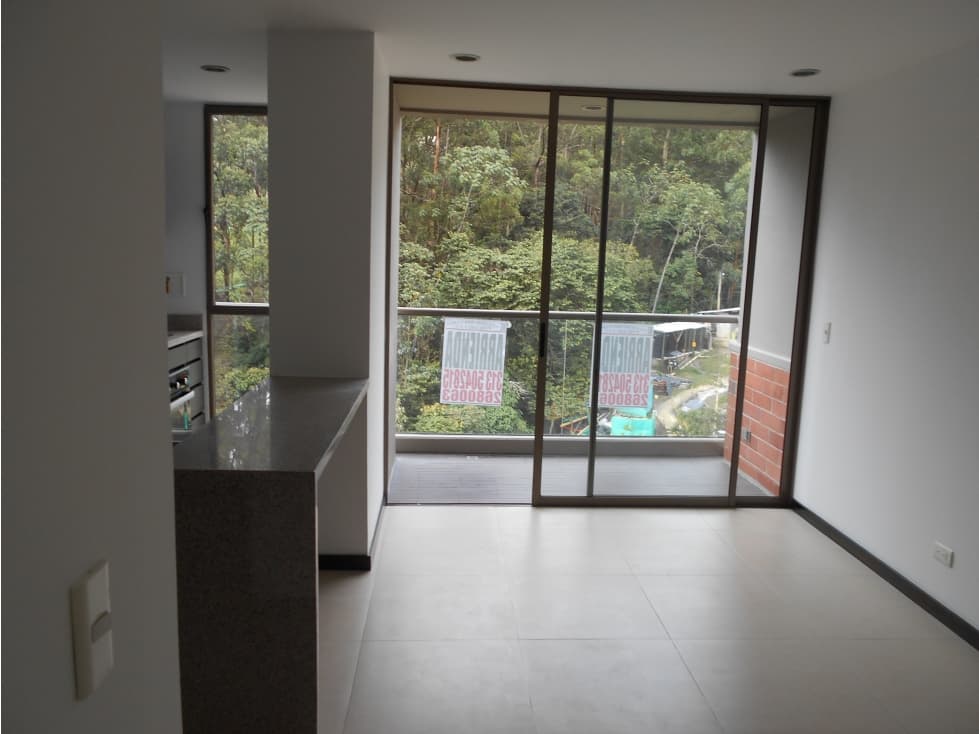 Apartamento en arriendo sector superior padre marianito - 1