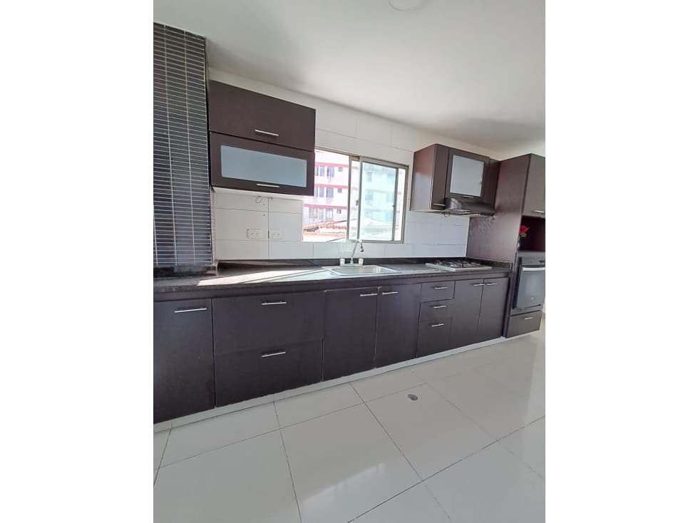 APARTAMENTO TRIFAMILIAR EN ARRIENDO EN NUEVO HORIZONTE - 1