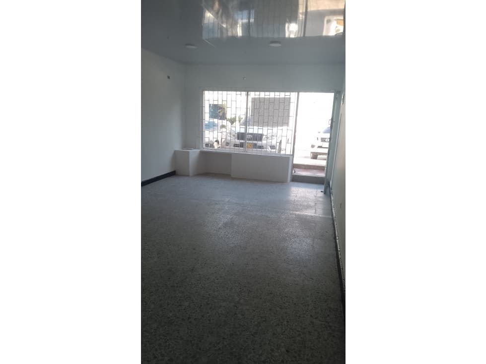 LOCAL COMERCIAL EN ALQUILER EN ALTO PRADO. - 1