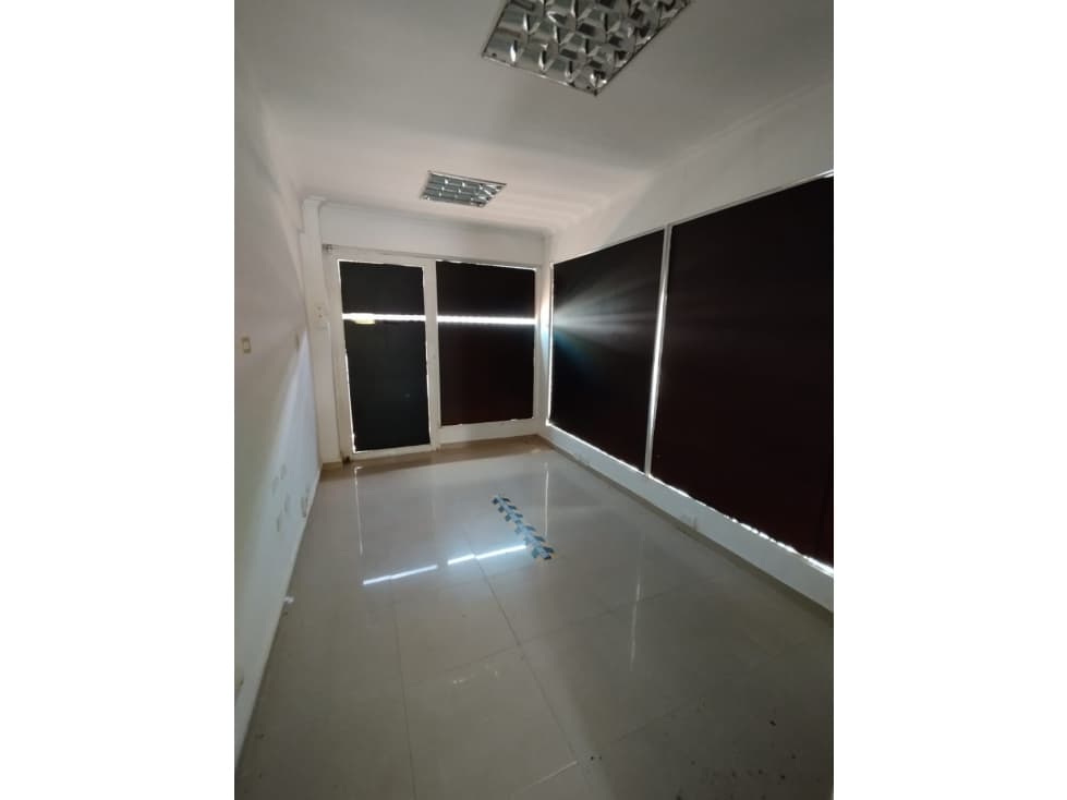 OFICINA EN ALQUILER EN LA CONCEPCION - 1