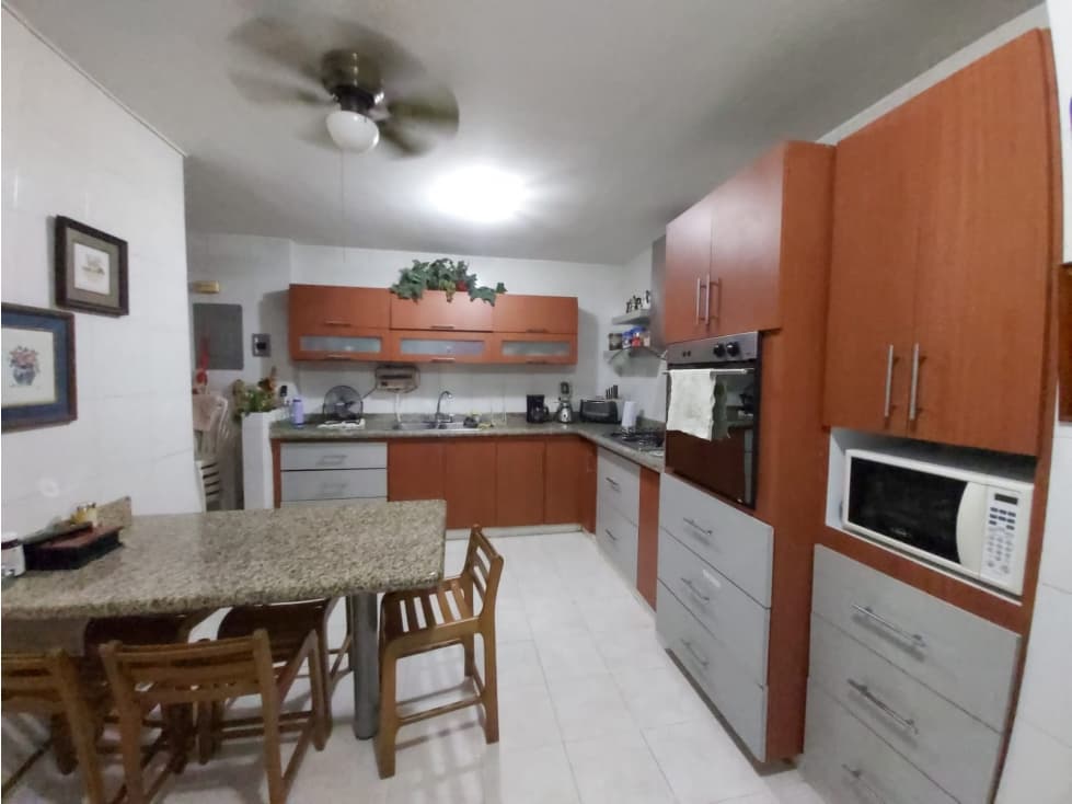 Apartamento en venta en Altos de Riomar - 1