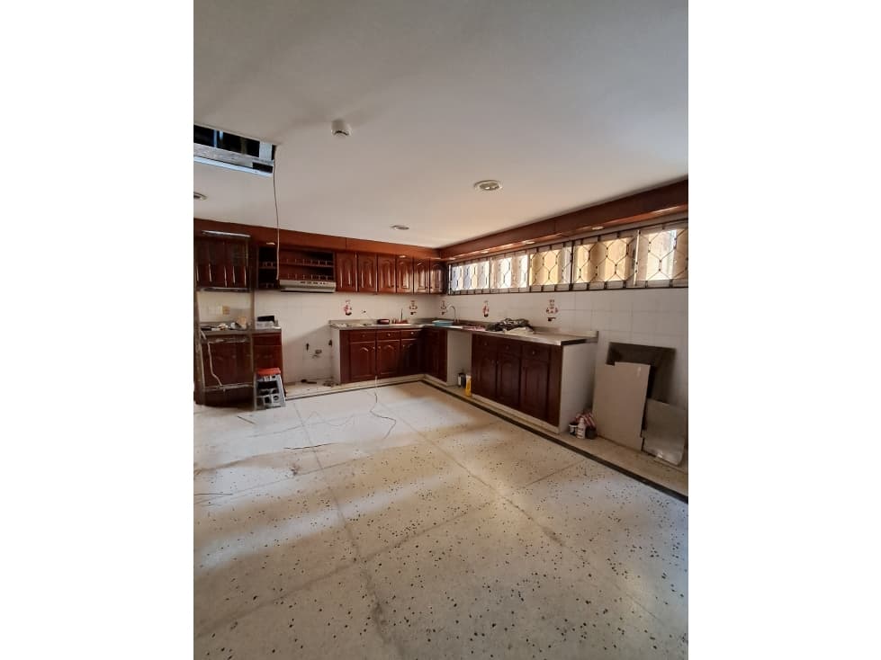 CASA COMERCIAL O RESIDENCIAL EN ARRIENDO O VENTA EN NUEVO HORIZONTE - 1