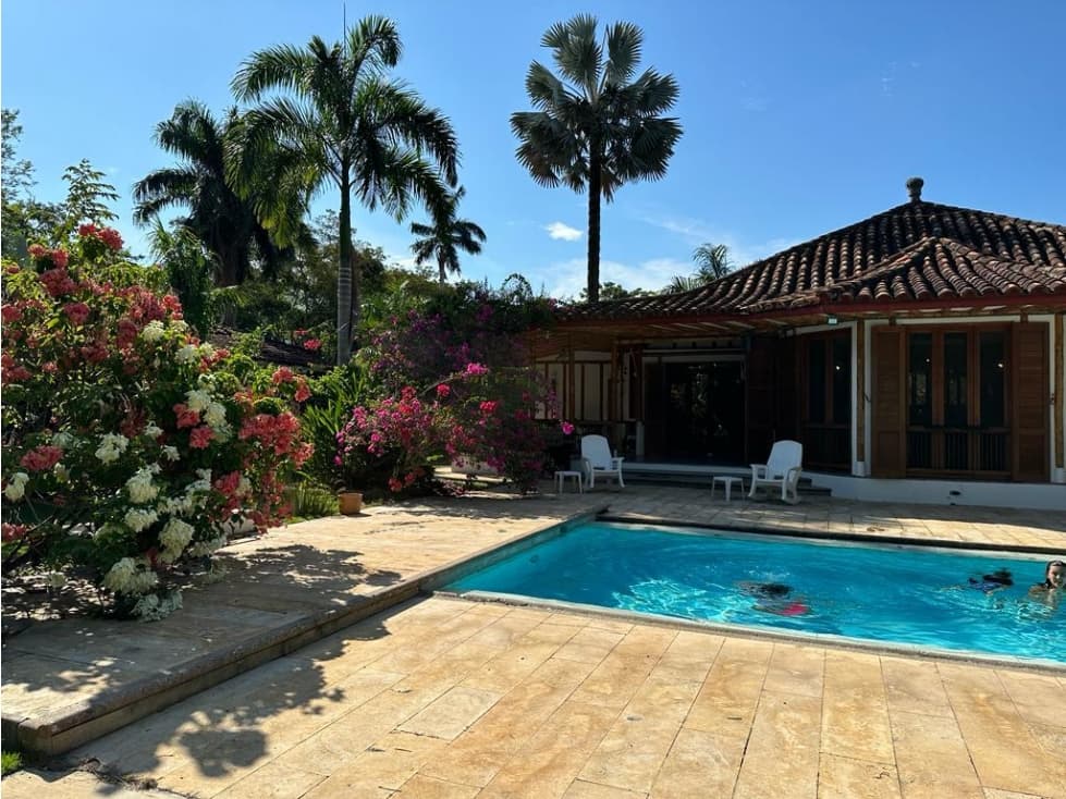 VENDO LINDA CASA EN PUERTO PE ALISA AMPLIADA Y REMODELADA - 1