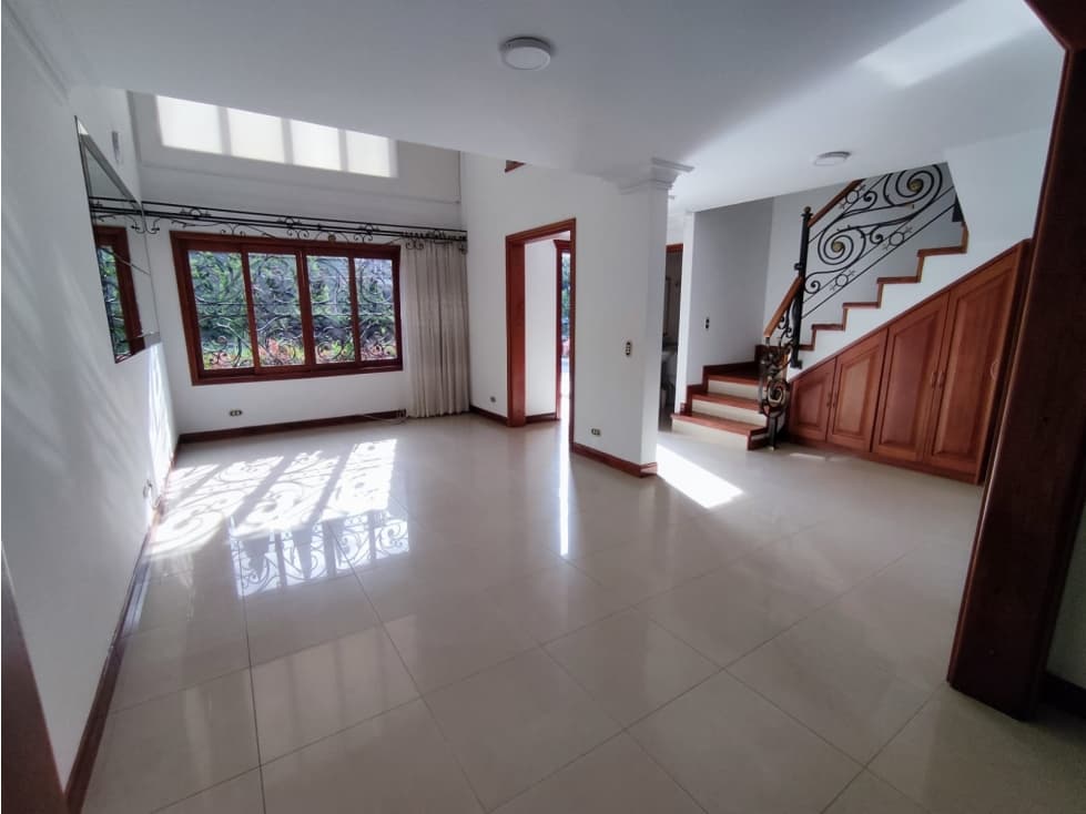 Casa en Arriendo Sabaneta Sector Loma San José - 1