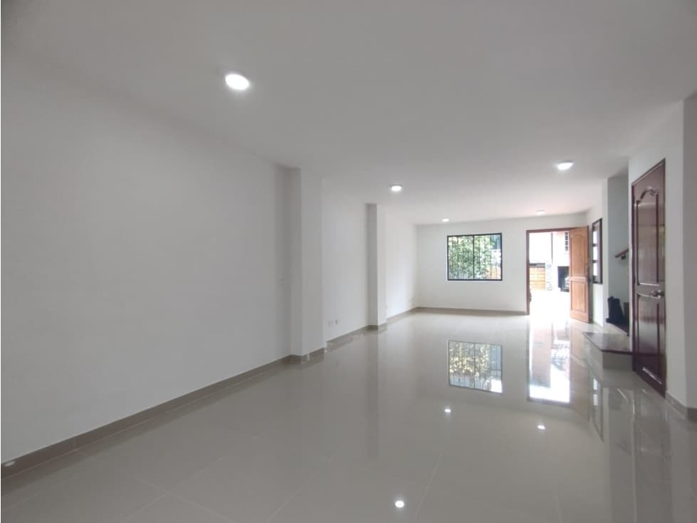 Casa en Arriendo Sabaneta Sector Loma de San Jose - 1