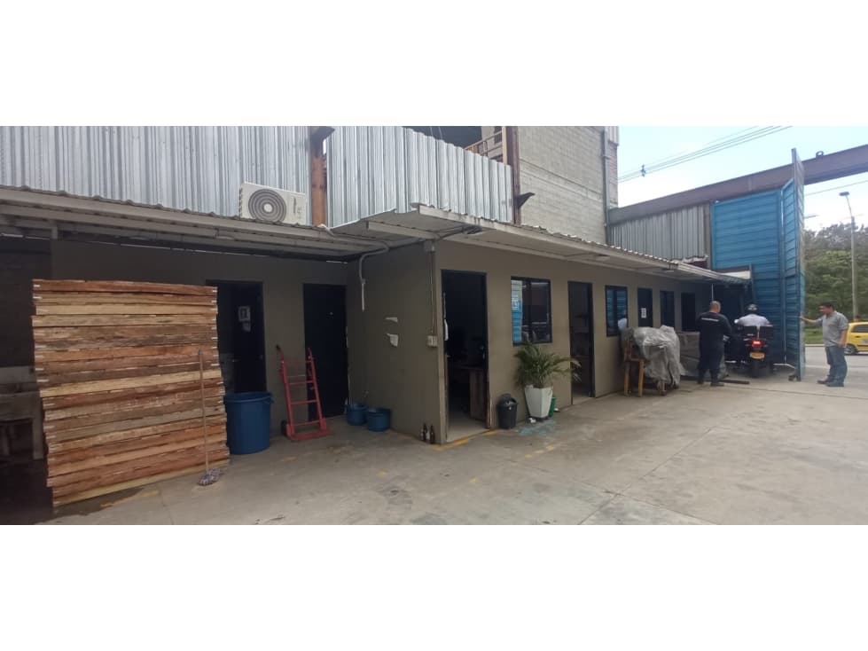 Bodega en Arriendo Medellín Sector Iguana - 1