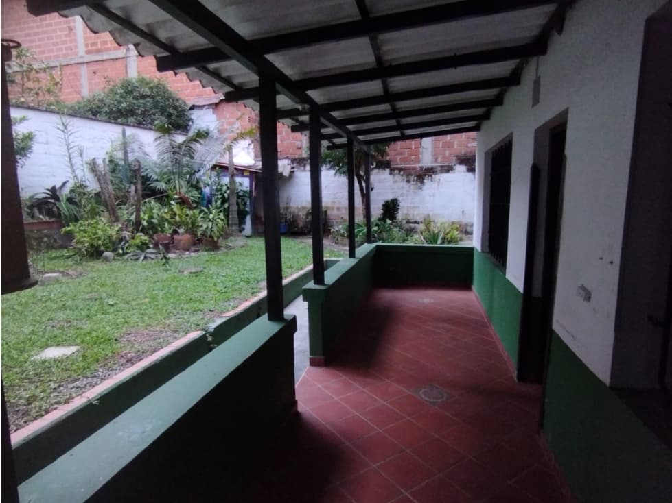 Casa en Arriendo Sabaneta Zona Centro - 1