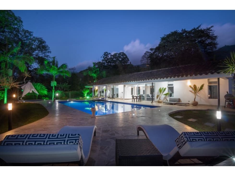 Finca en arriendo Envigado Sector Loma del Escobero - 1