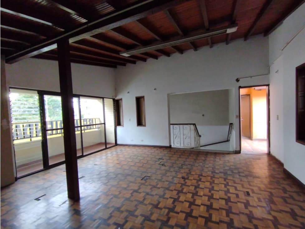 Edificio Comercial en Arriendo Medellín Sector Laureles - 1