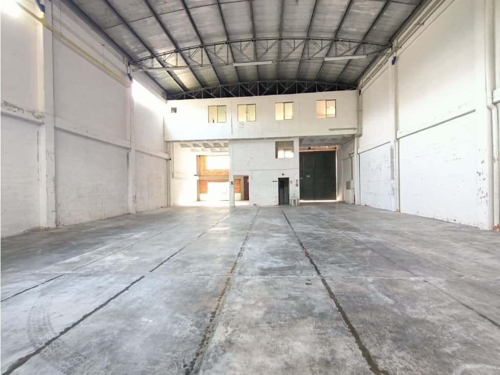 Bodega en Arriendo Estrella Sector La Tablaza - 1