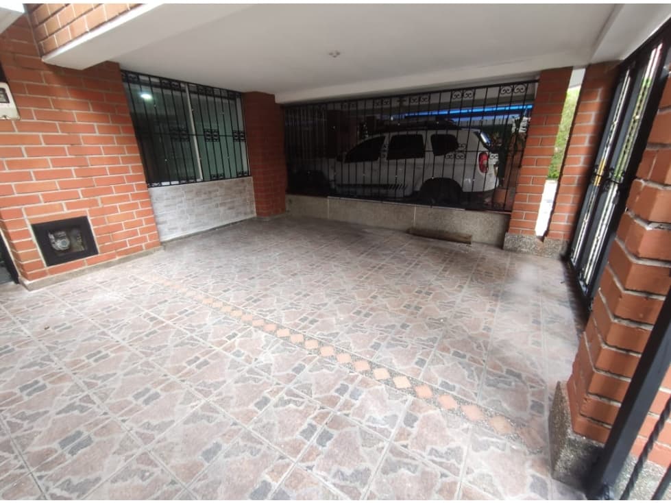 Casa Comercial en Arriendo La Estrella - 1