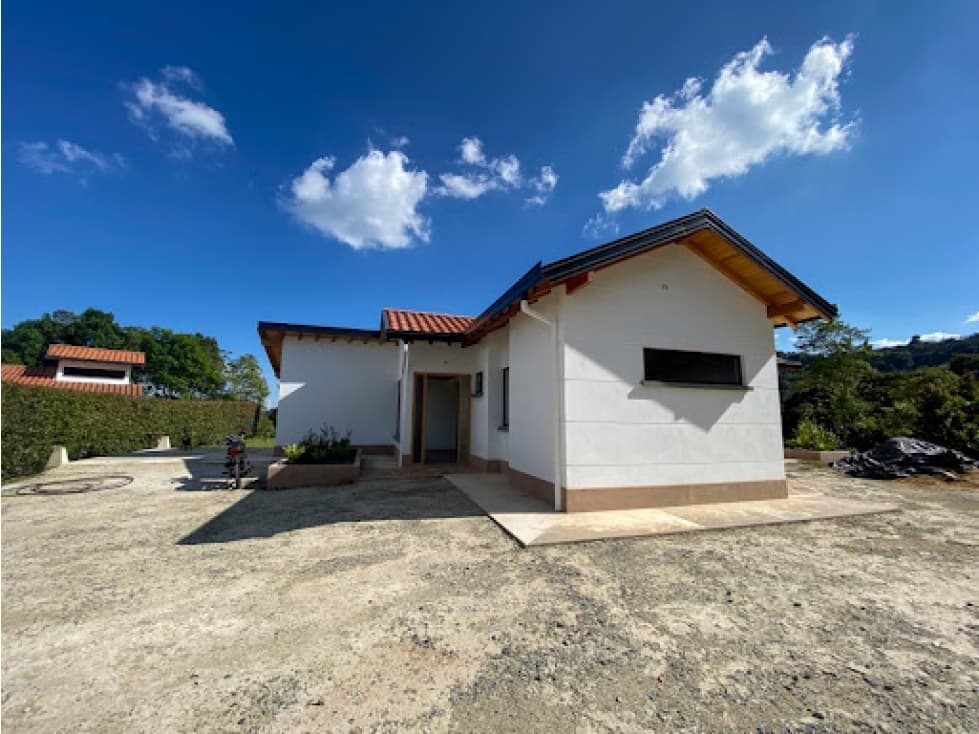 Casa en Arriendo en Envigado Sector Loma del Escobero - 1