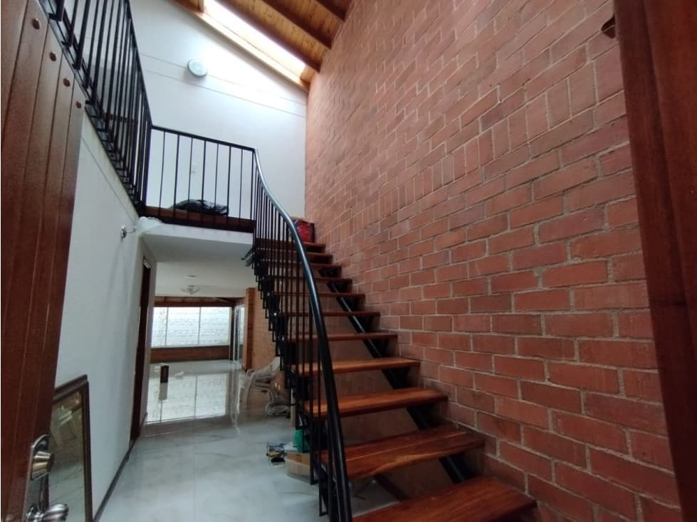 Casa en Arriendo en Estrella Suramérica - 1