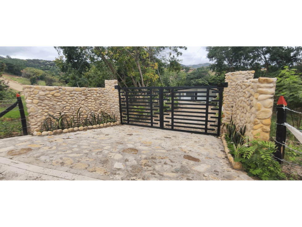 Venta de lote de 1999 M2 en 150 mill en San Joaquin, La Mesa Cund - 1