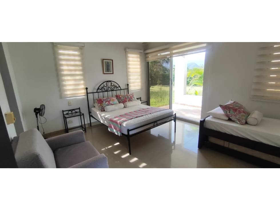 Casa campestre de 2711 M2 en 650 mil en Apulo Cund, COL. - 1