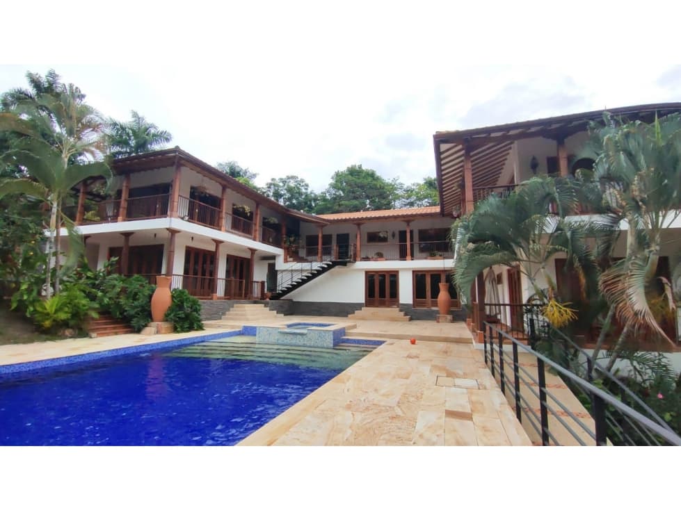 Venta de casaquinta de 2113 M2 en 2900 mill en Anapoima Cund, COL. - 1