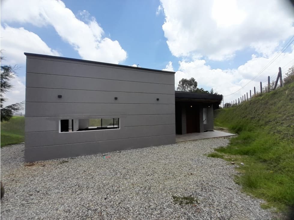 Venta de casa en parcelación de El Carmen de Viboral - 1