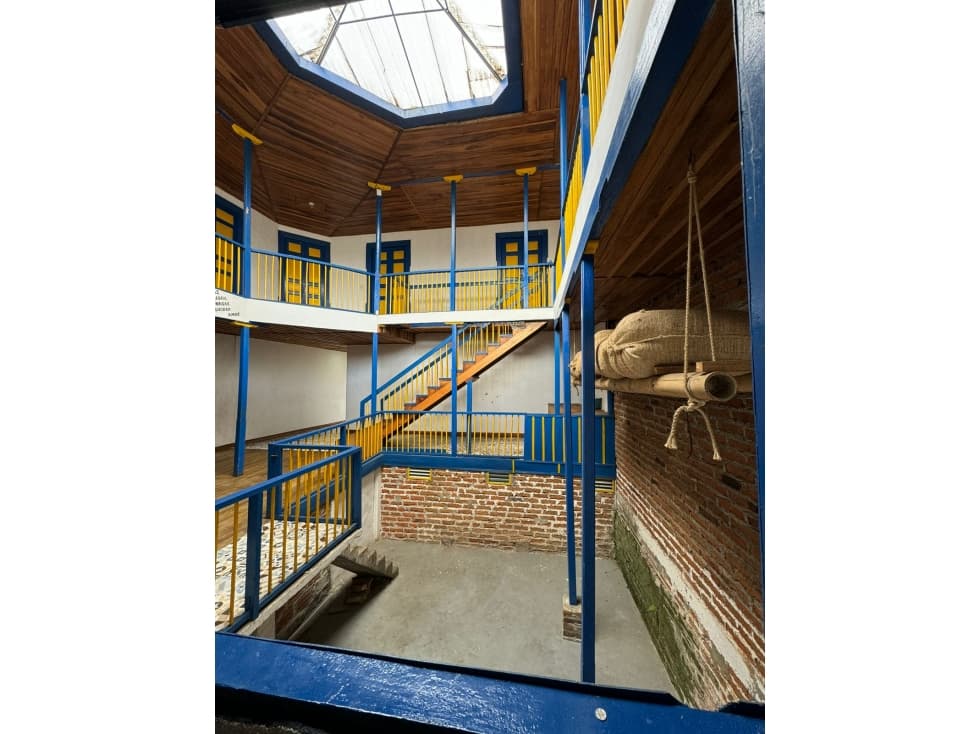 SE VENDE HERMOSA CASA EN MARSELLA - 1