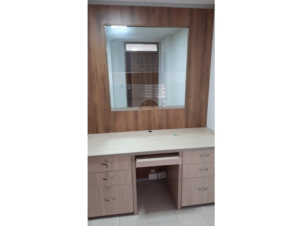 OFICINA EN VENTA/ARRIENDO SECTOR CENTRO - 1