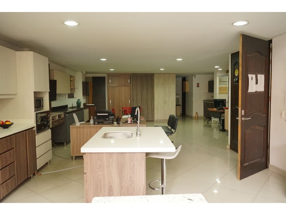 VENTA OFICINA SABANETA SECTOR ENTRE AMIGOS - 1