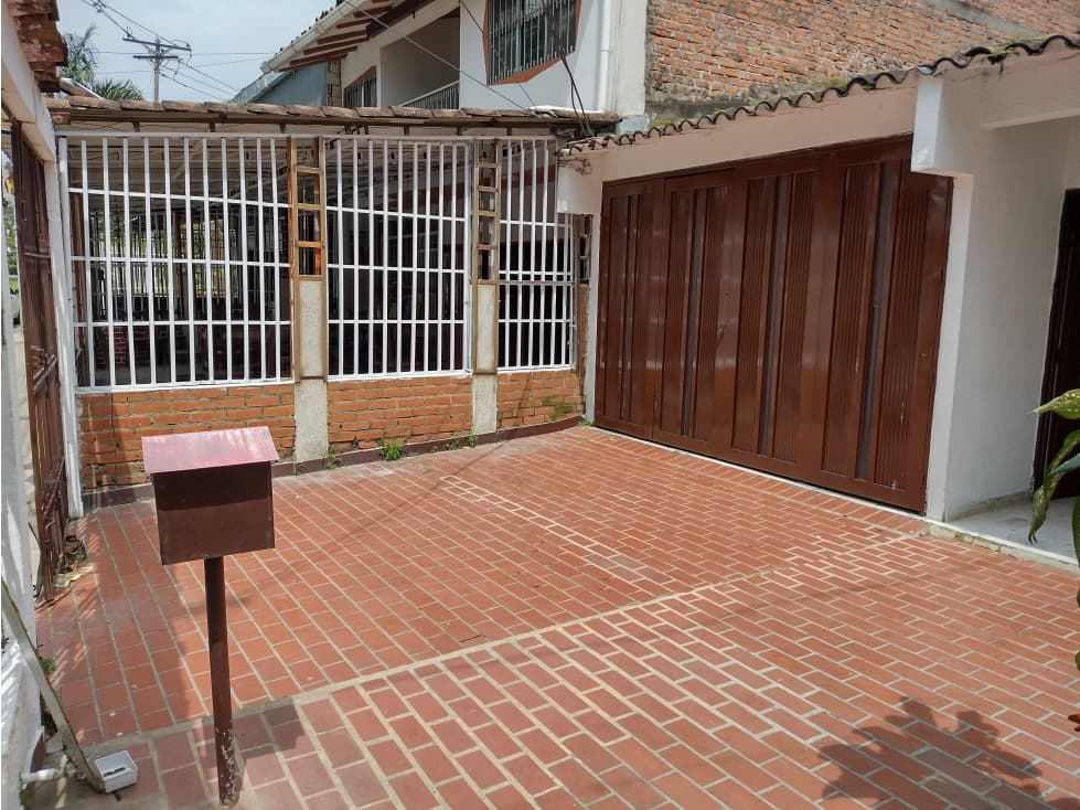 SE ARRIENDA CASA TIPO TRADICIONAL EN ALFEREZ REAL - JAMUNDI - 1